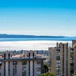La Le With Big Terrace Apartment