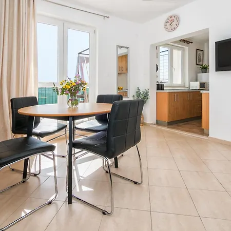 La Le With Big Terrace Apartment