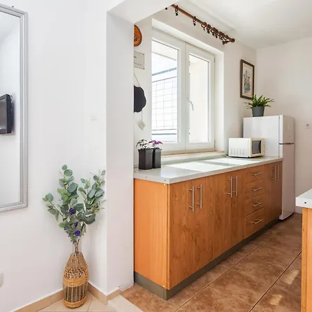 La Le With Big Terrace