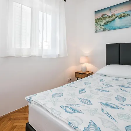 La Le With Big Terrace Apartment Split