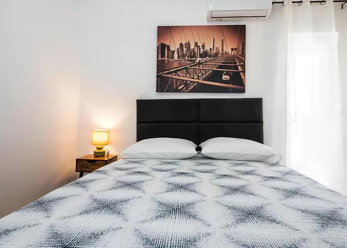 La Le With Big Terrace *